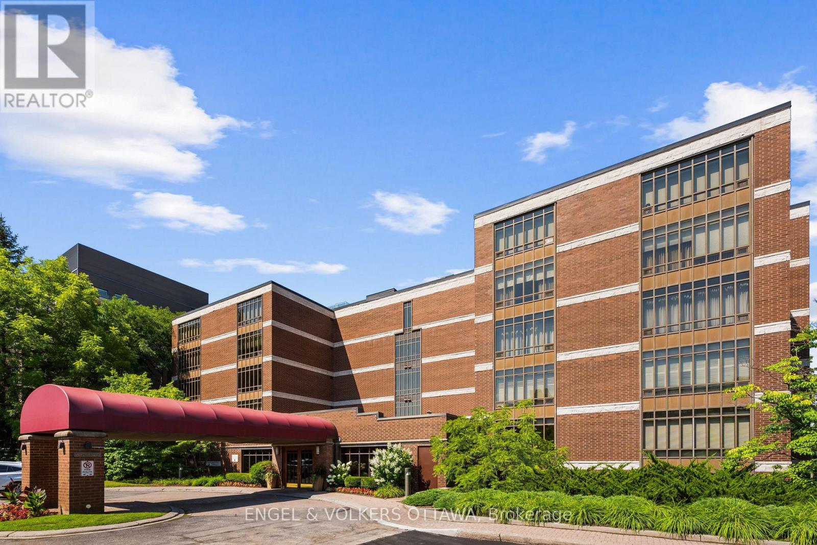 406 - 111 ECHO DRIVE