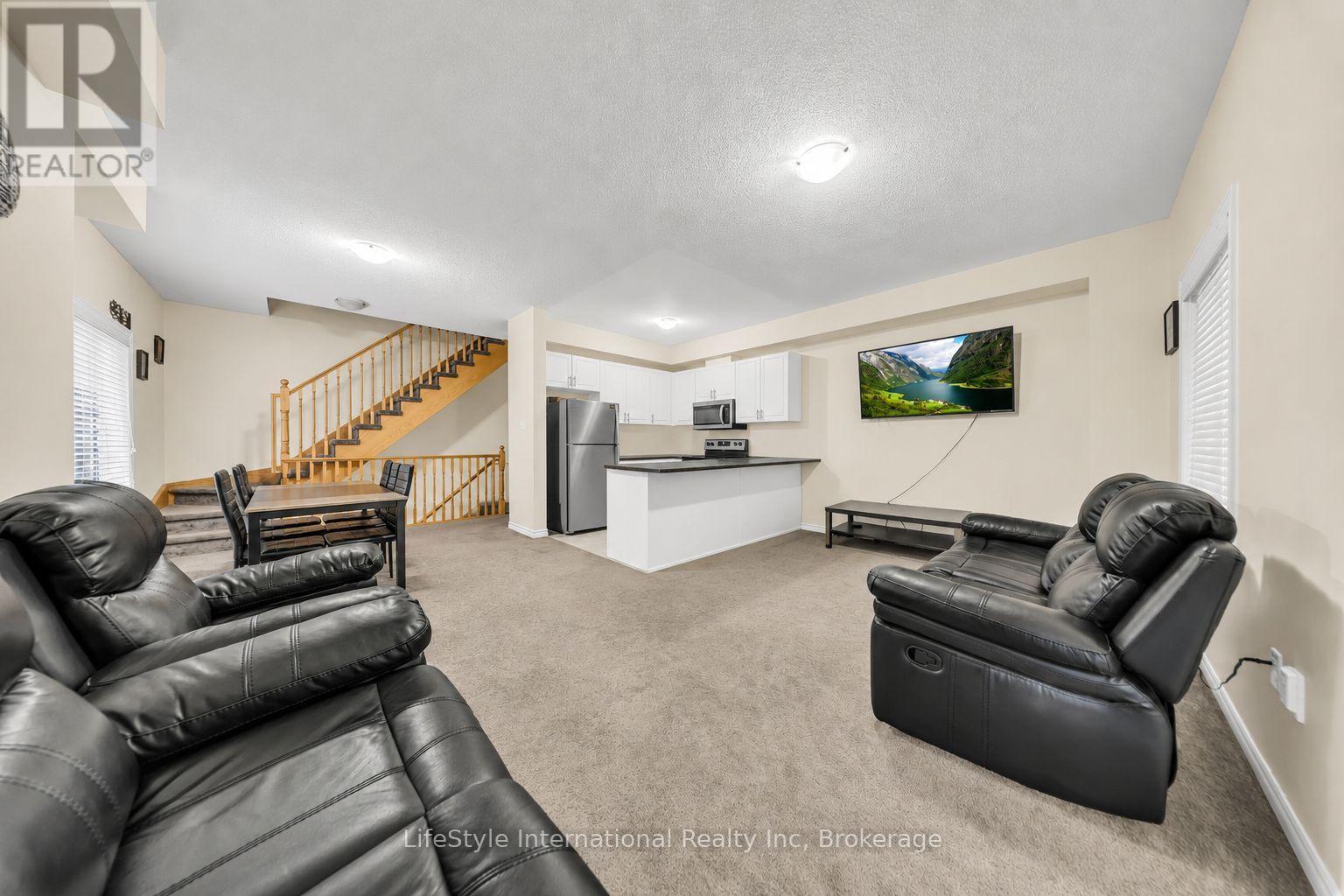 87 - 88 DECORSO DRIVE