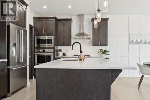 206 Riviera View Cochrane AB T4C0Z2