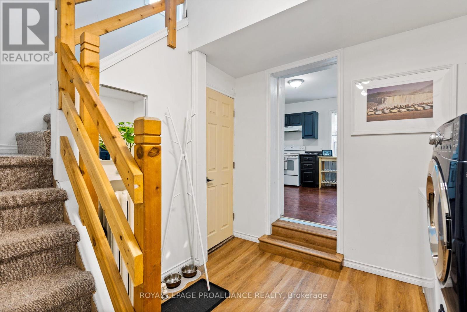 MAIN - 5654 DESSON AVENUE