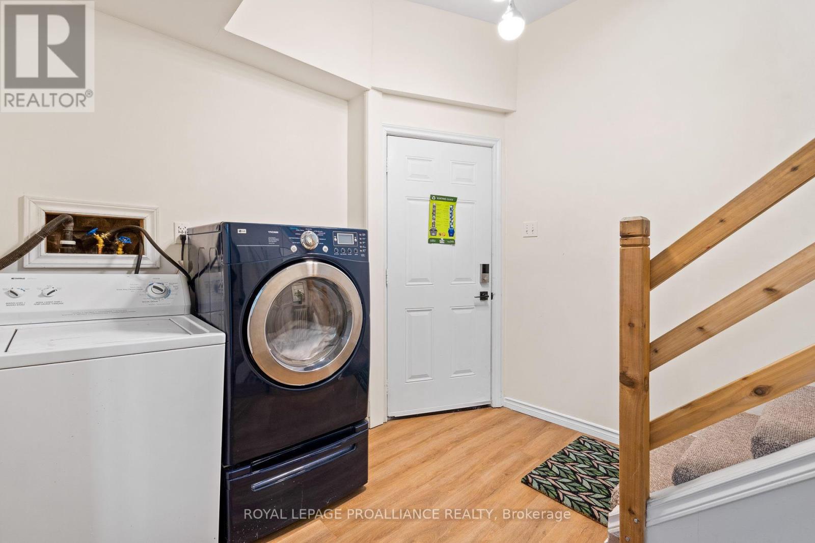 MAIN - 5654 DESSON AVENUE