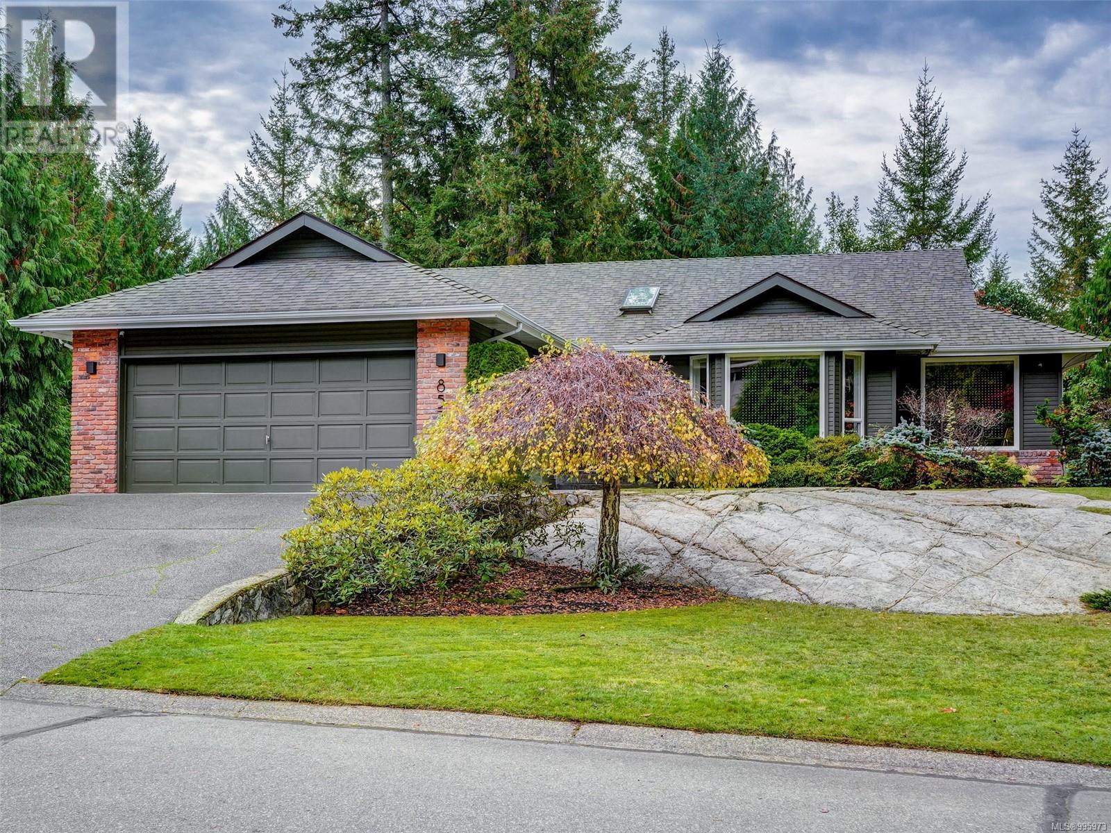 8574 Kingcome Cres
