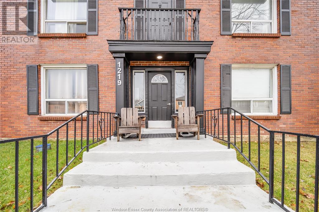 1219 MONMOUTH