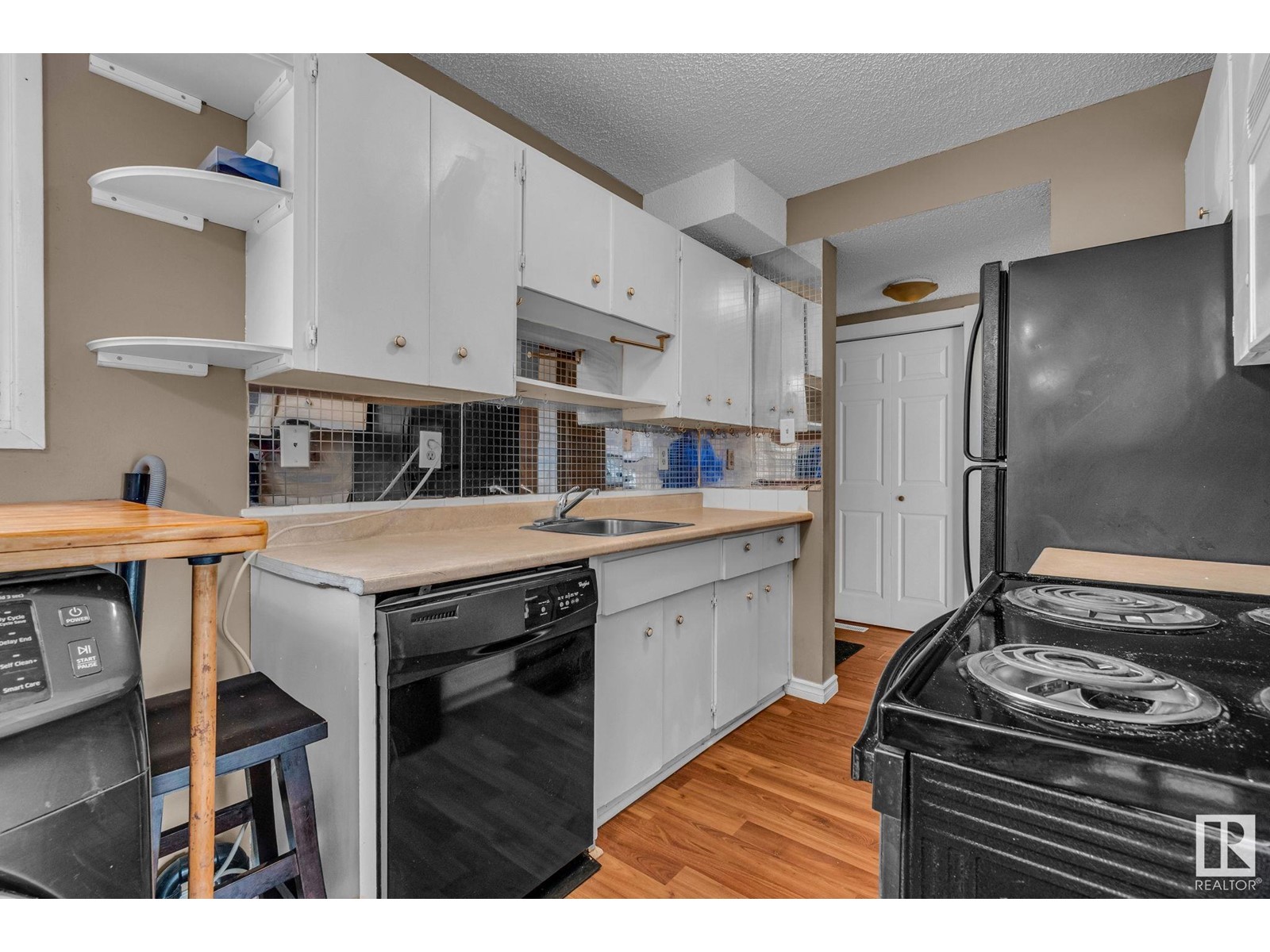 221 HARRISON DR NW