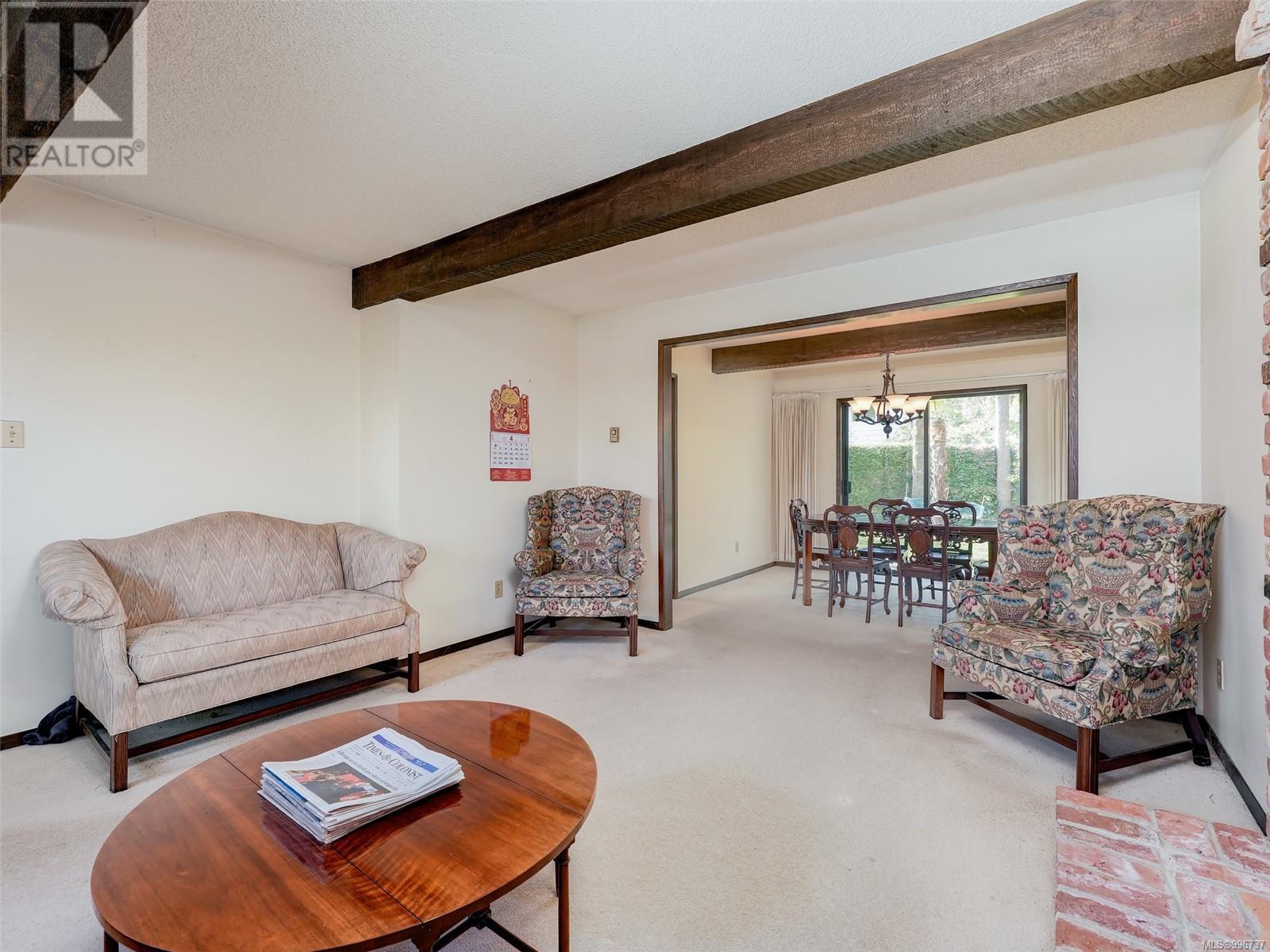 1249 Garry Oak Pl