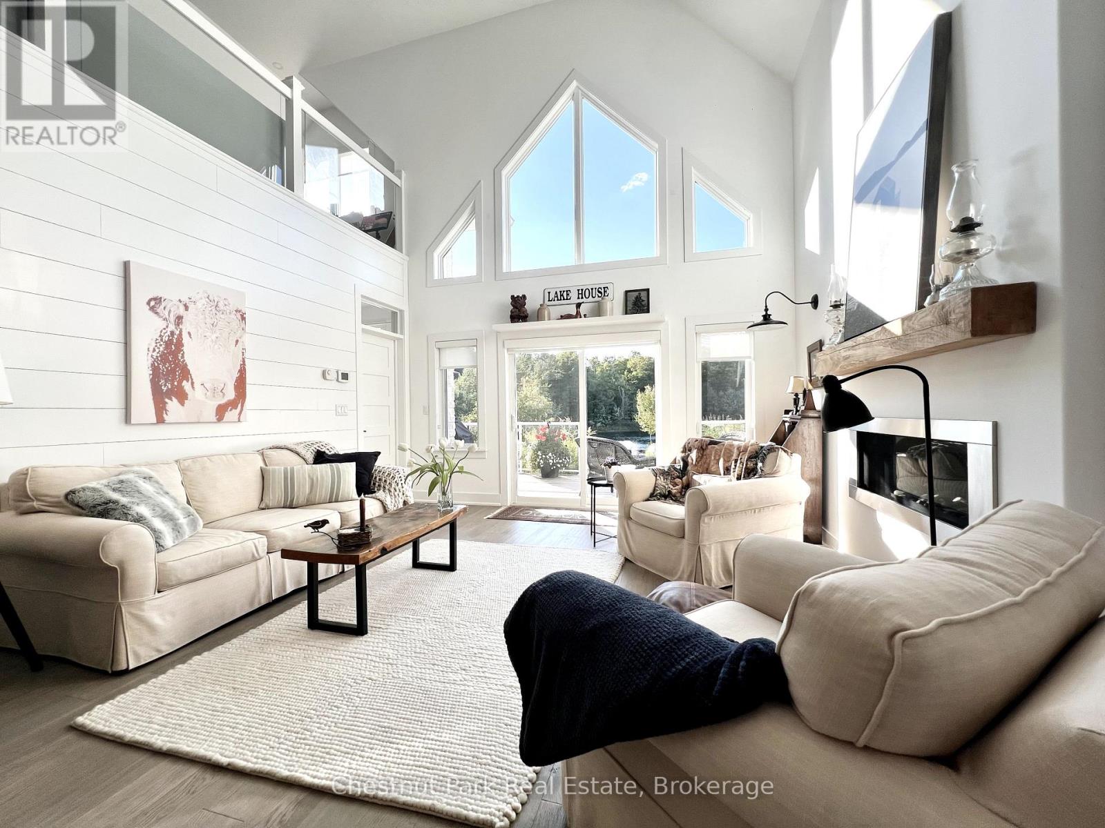 28 - 8 WILLIAM JAMES COURT