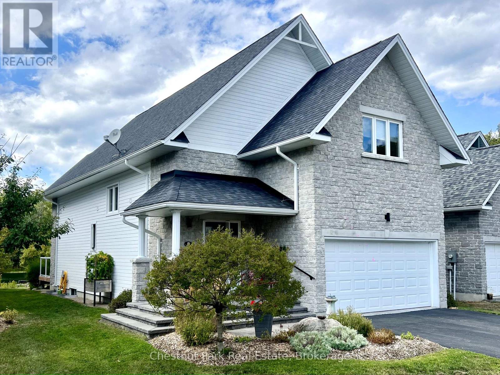 28 - 8 WILLIAM JAMES COURT