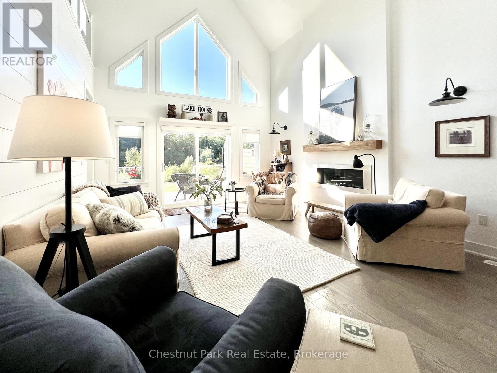 28 - 8 WILLIAM JAMES COURT