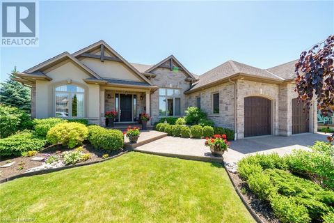12 ELLINGTON Place Brantford ON N3T5L7