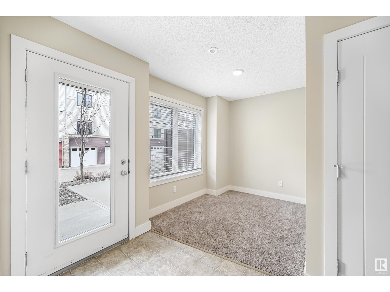 #102 804 WELSH DR SW