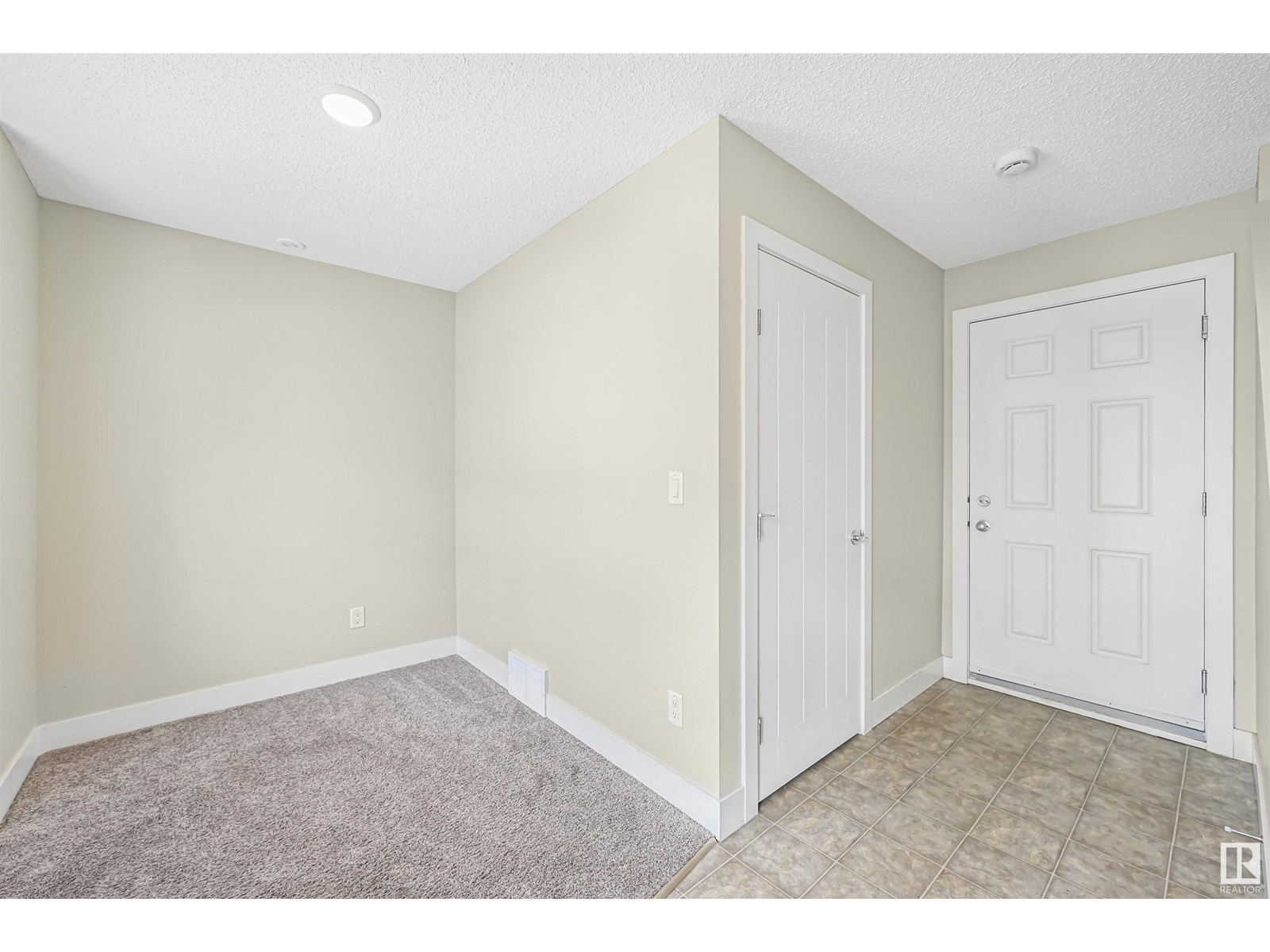 #102 804 WELSH DR SW