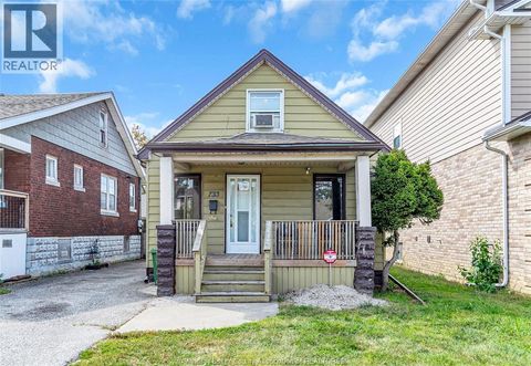 733 RANDOLPH Windsor ON N9B2T7