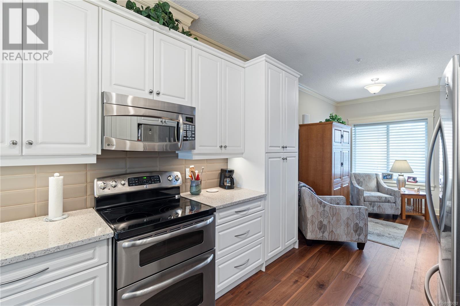 2 161 Shelly Rd