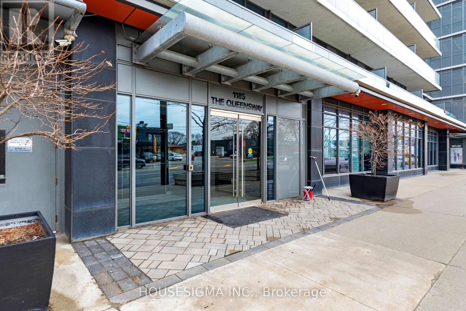 208 - 1185 THE QUEENSWAY AVENUE