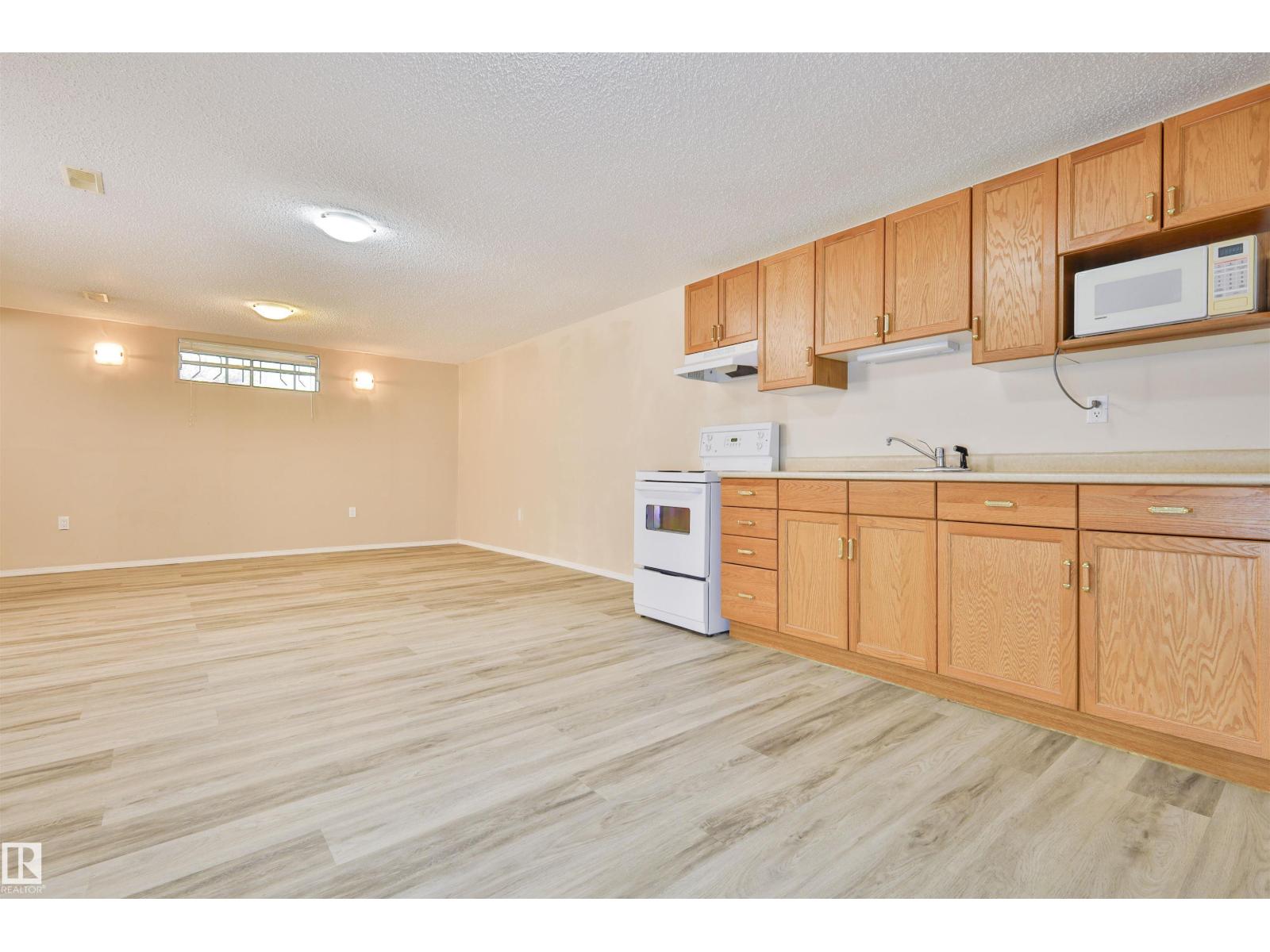 4015 120 ST NW