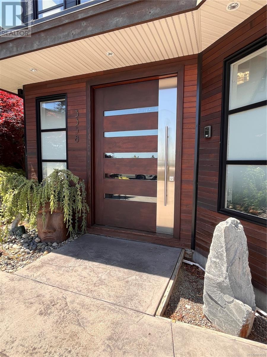 3358 Haida Dr