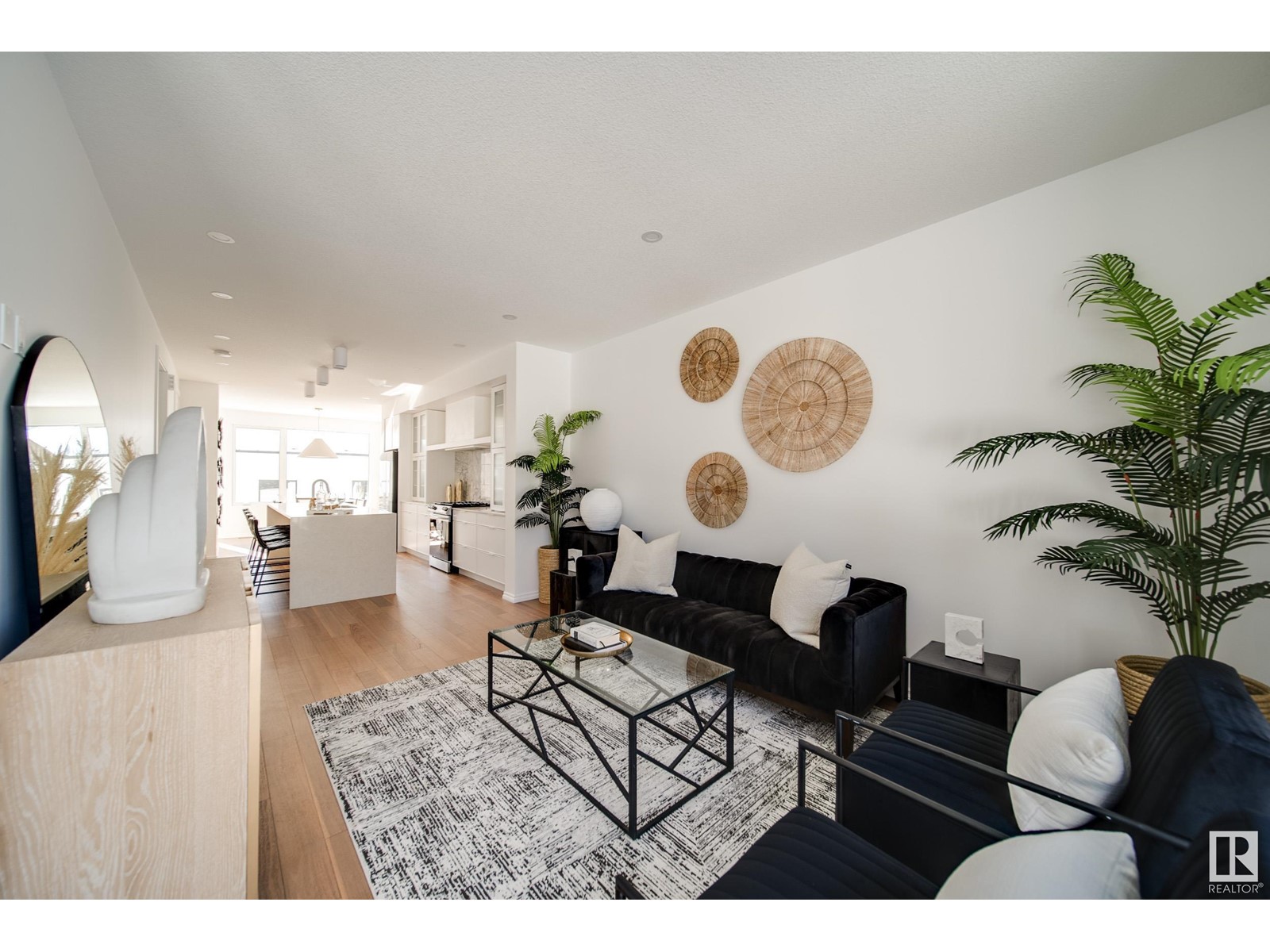 7540 80 AV NW