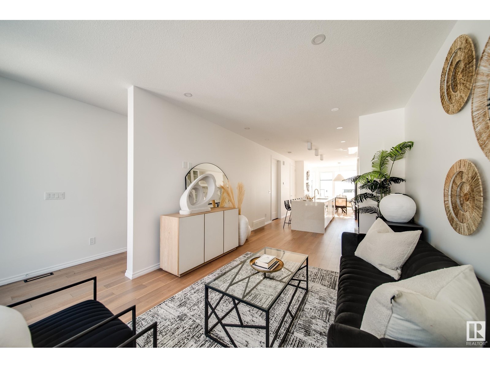 7540 80 AV NW
