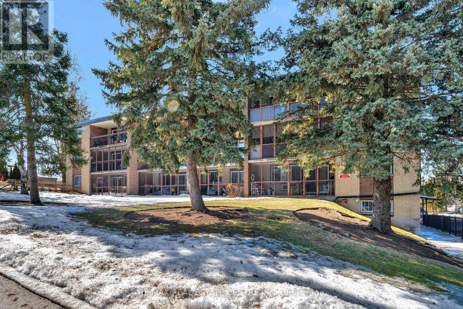 944 CALADONIA VIEW