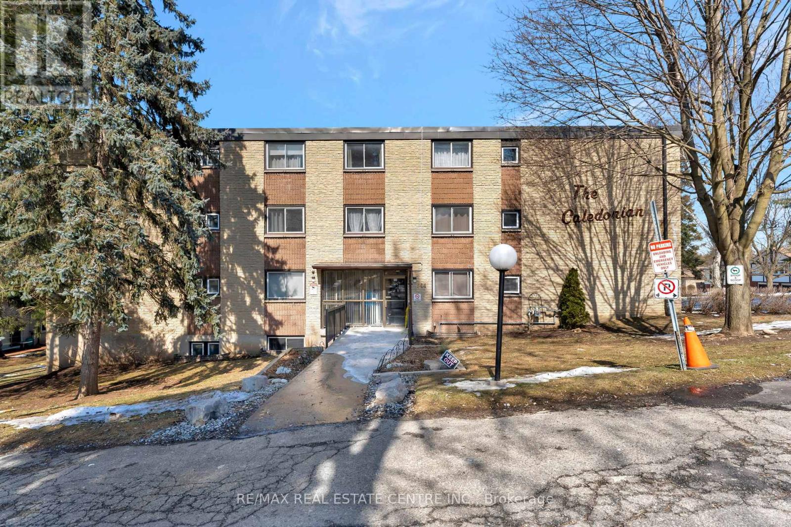 944 CALADONIA VIEW