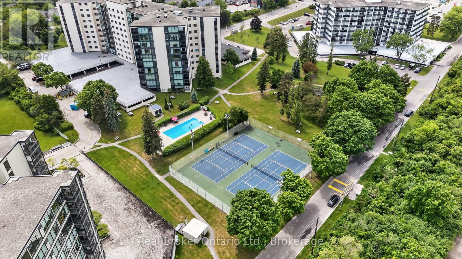 811 - 23 WOODLAWN ROAD E