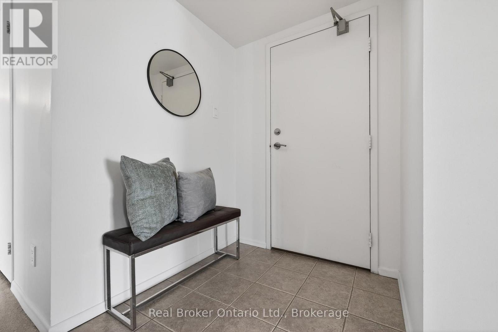 811 - 23 WOODLAWN ROAD E