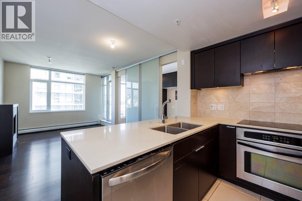 1208 1320 CHESTERFIELD AVENUE