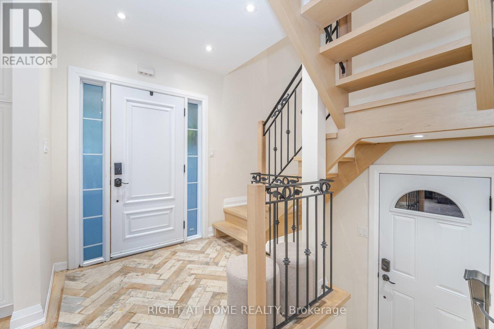 28 FORTY FIRST STREET