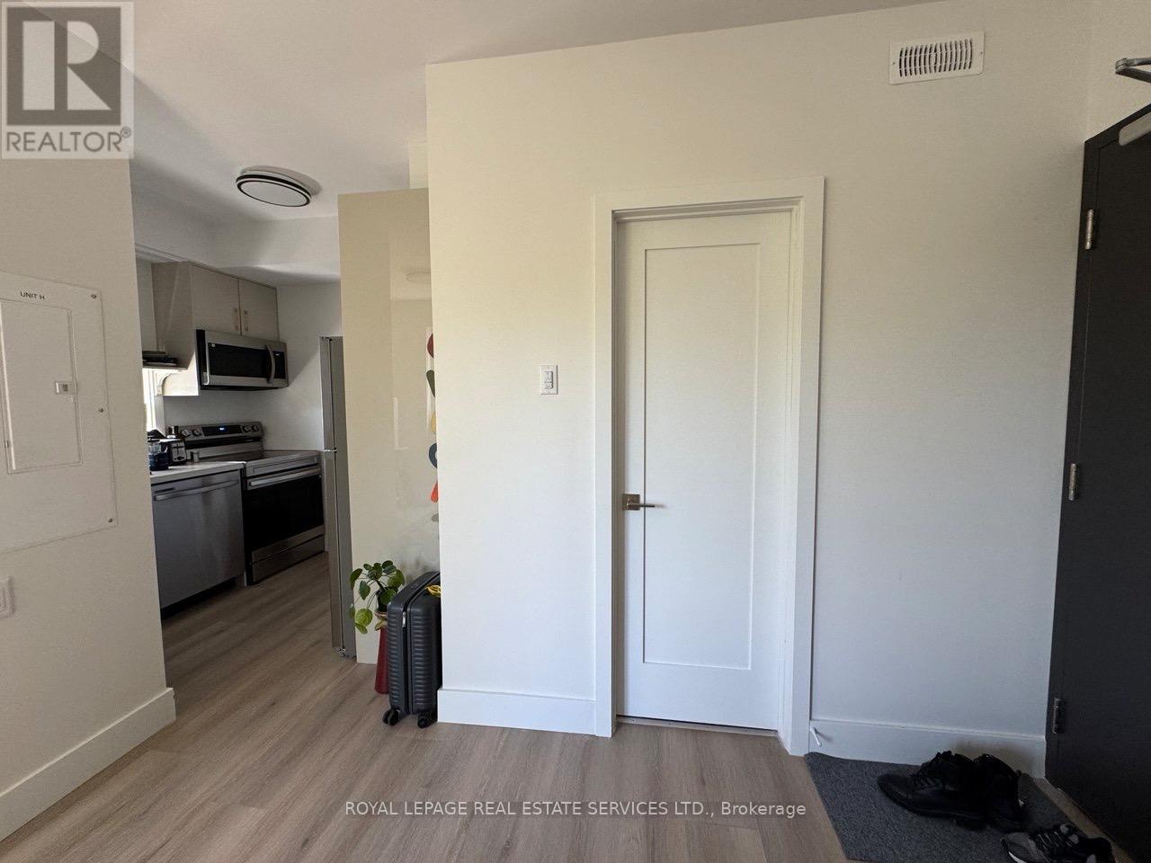 H - 61 PINEHURST AVENUE