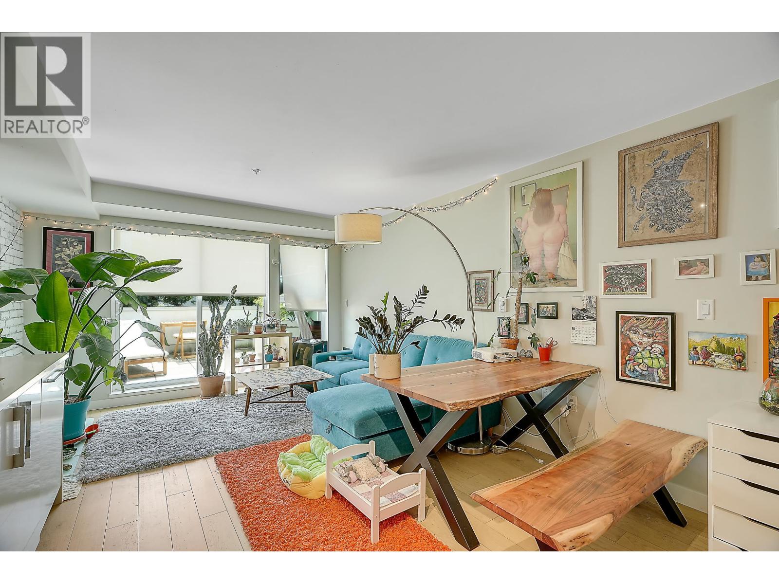 210 2508 FRASER STREET