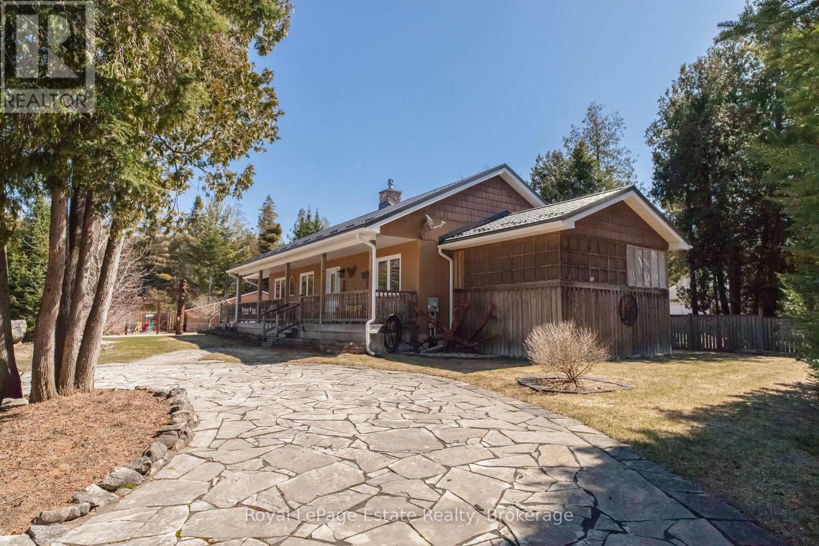 204 SEVENTH STREET N