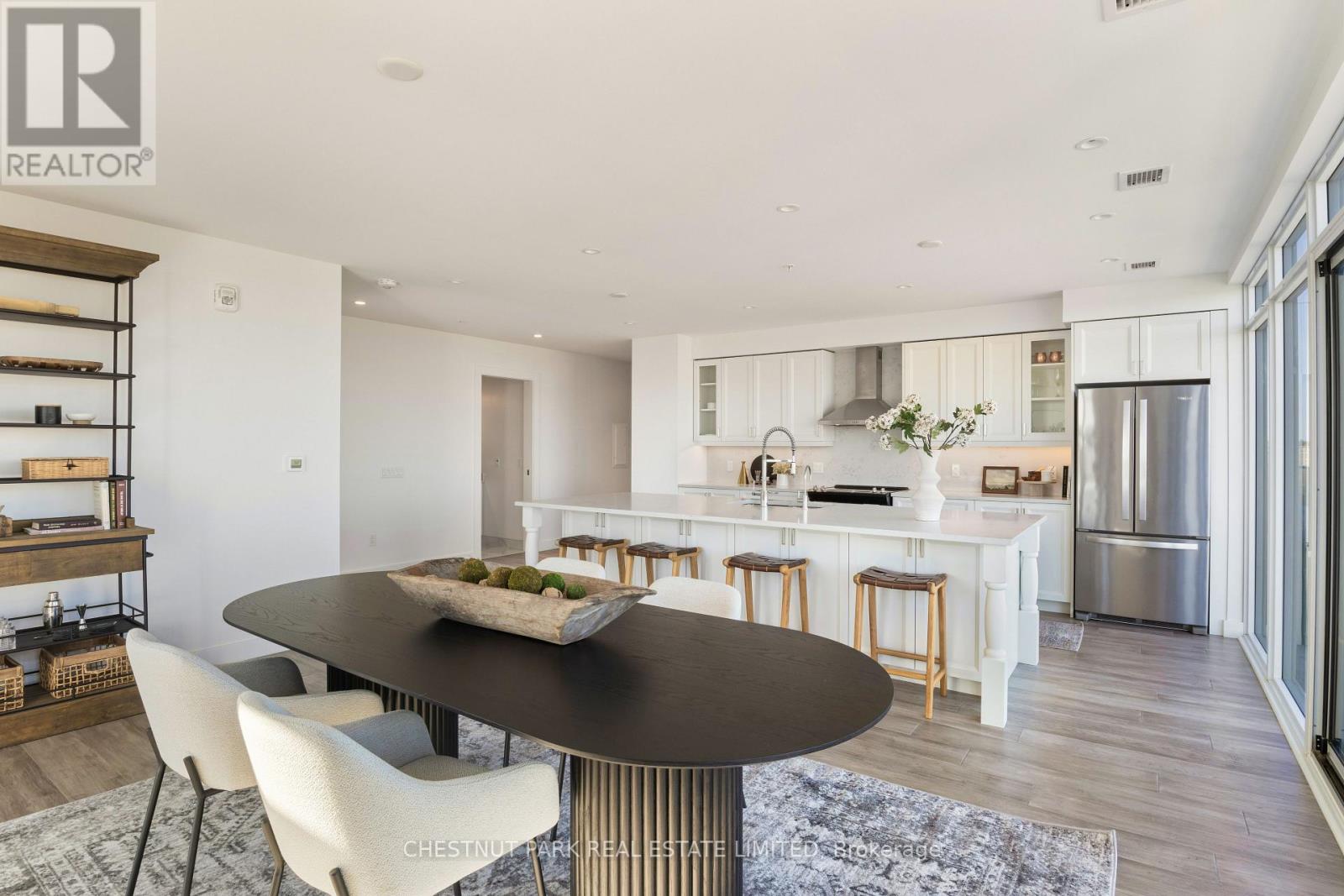 2001 - 15 GLEBE STREET