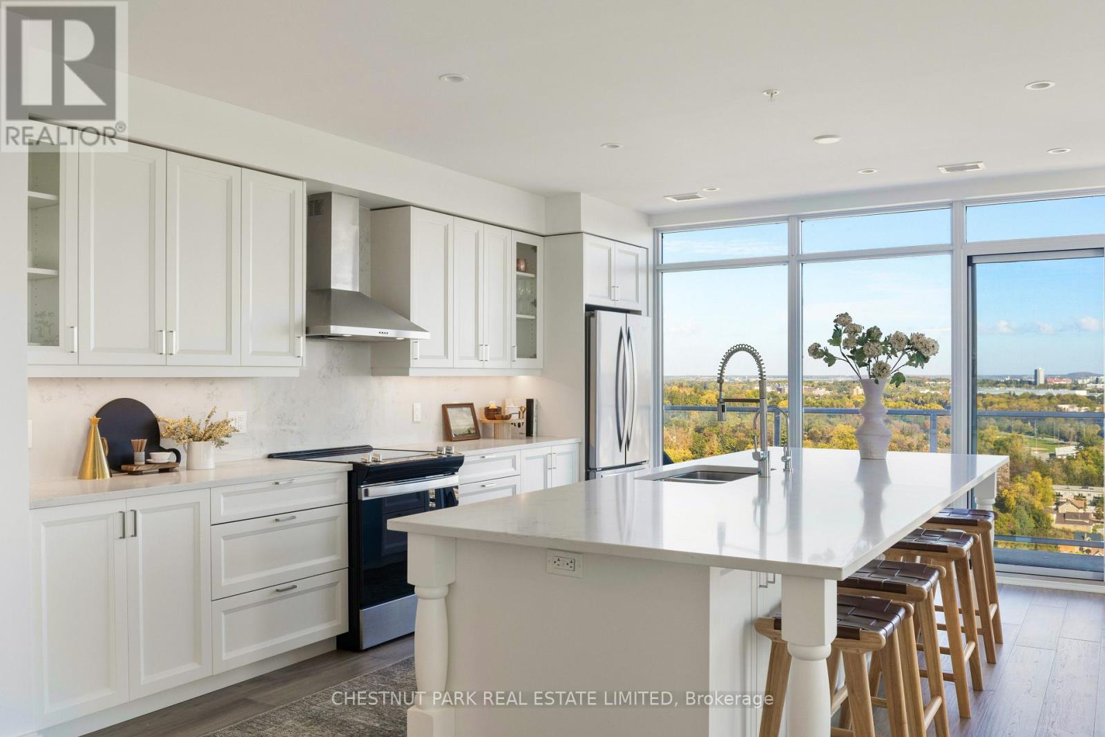 2001 - 15 GLEBE STREET