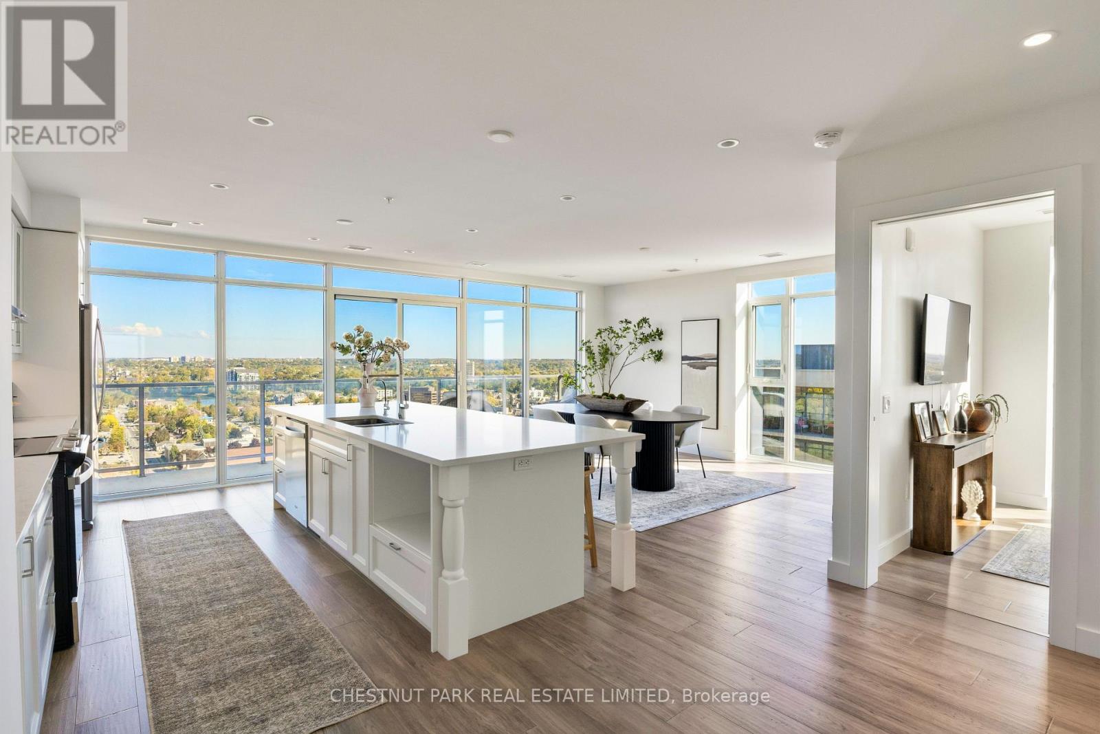 2001 - 15 GLEBE STREET