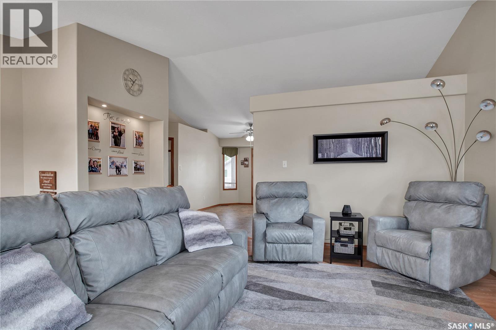 702 Grabowski CRESCENT