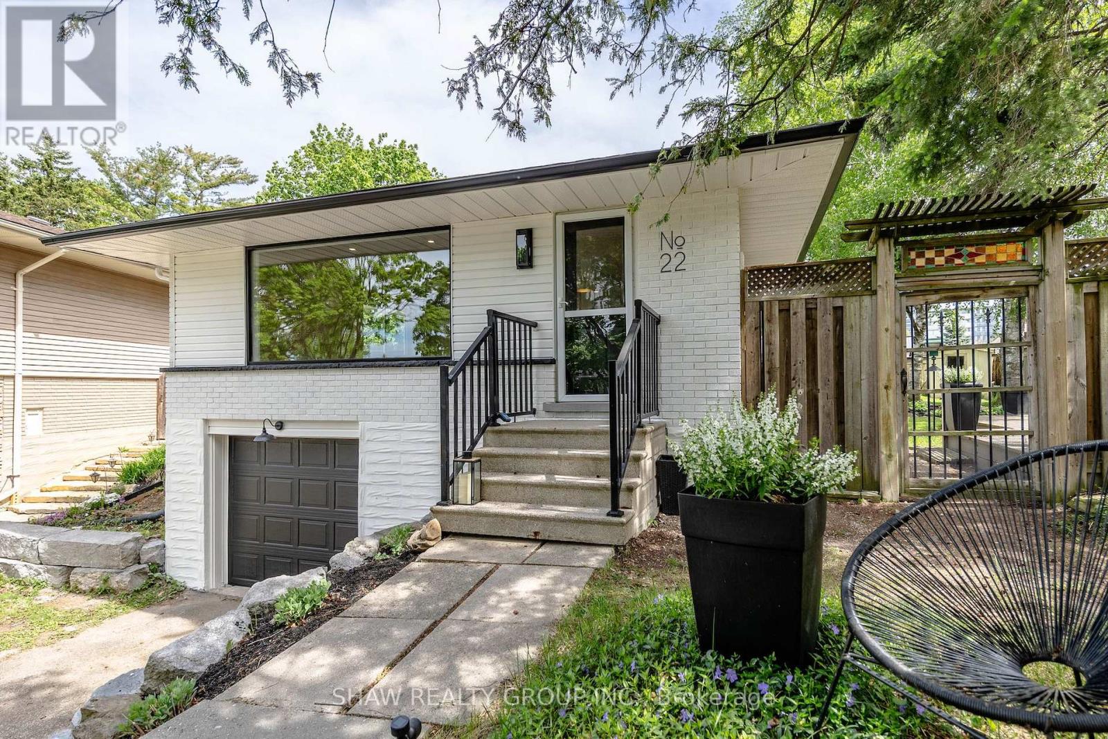 22 CHARLOTTE CRESCENT