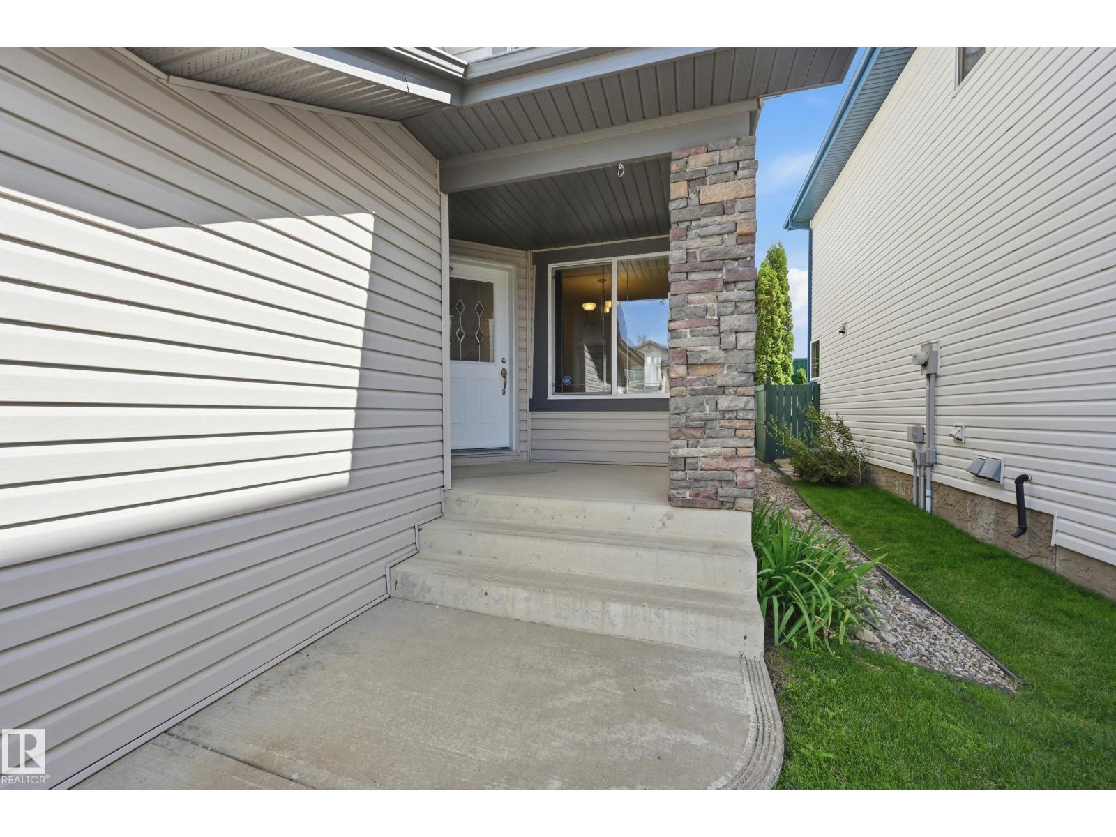 458 HUNTERS GREEN GR NW