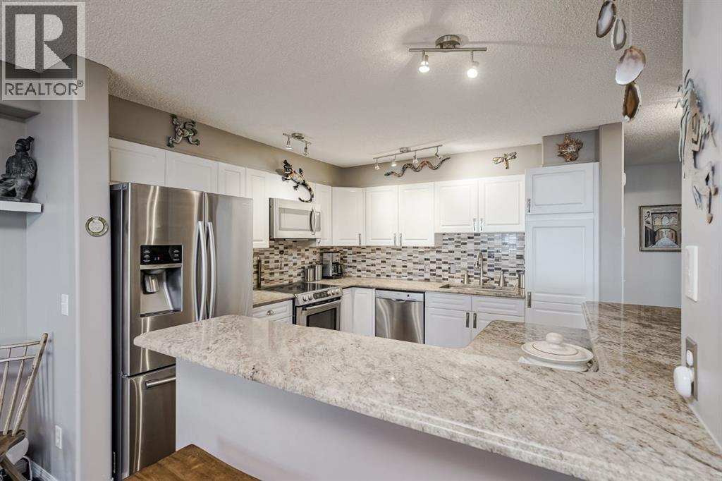25, 200 Sandstone Drive NW