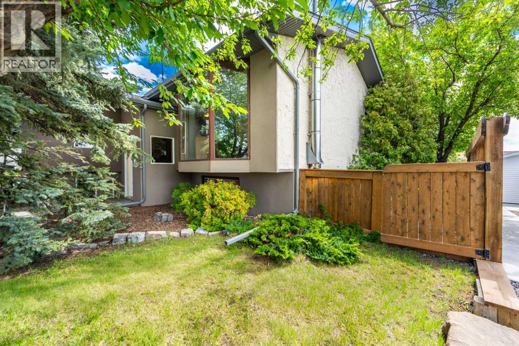 16 Rundleson Way NE