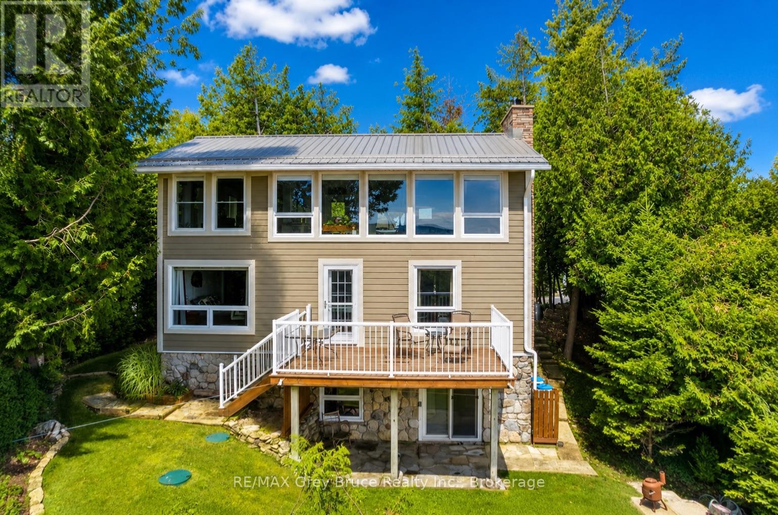 6 CHETWYND LANE