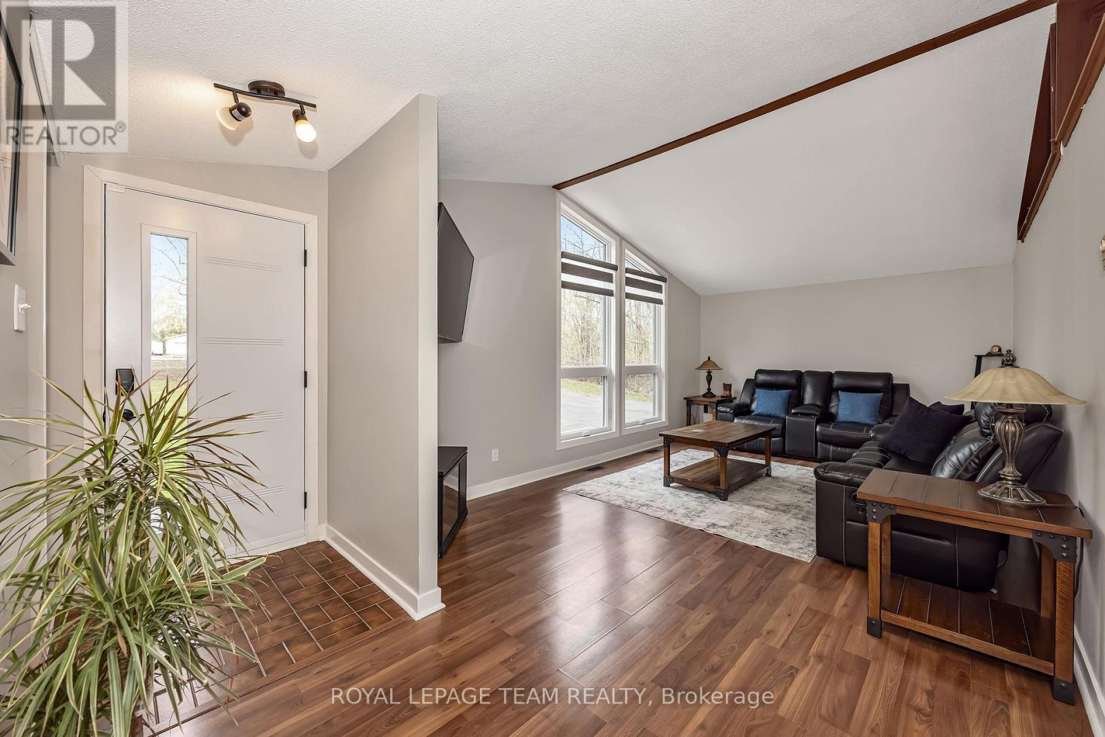 315 FELTON CRESCENT