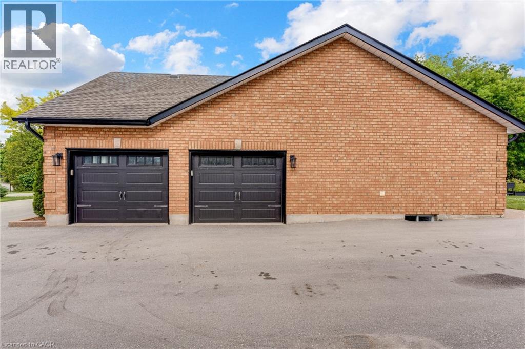 11 HIGHGROVE Court