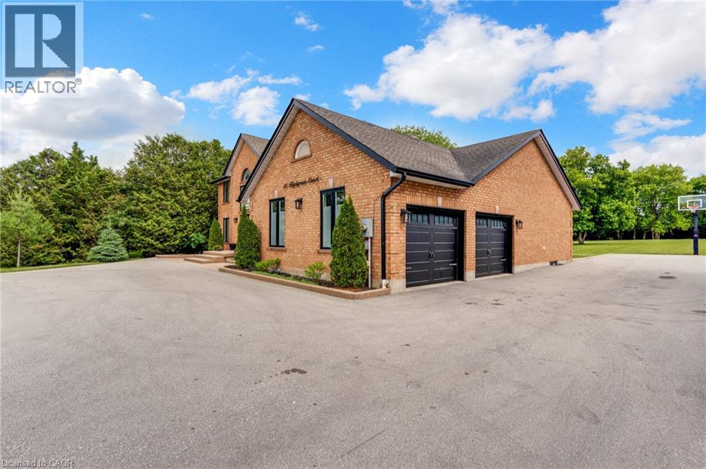 11 HIGHGROVE Court