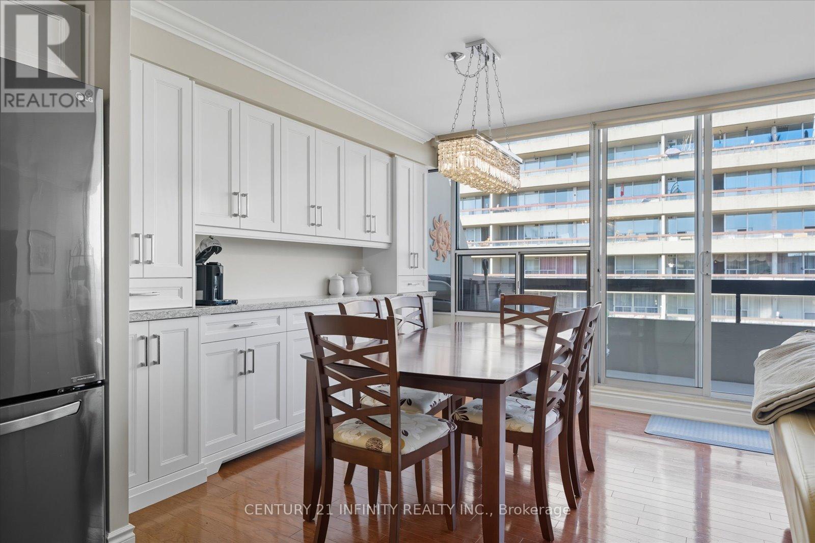 635 - 50 RICHMOND STREET E