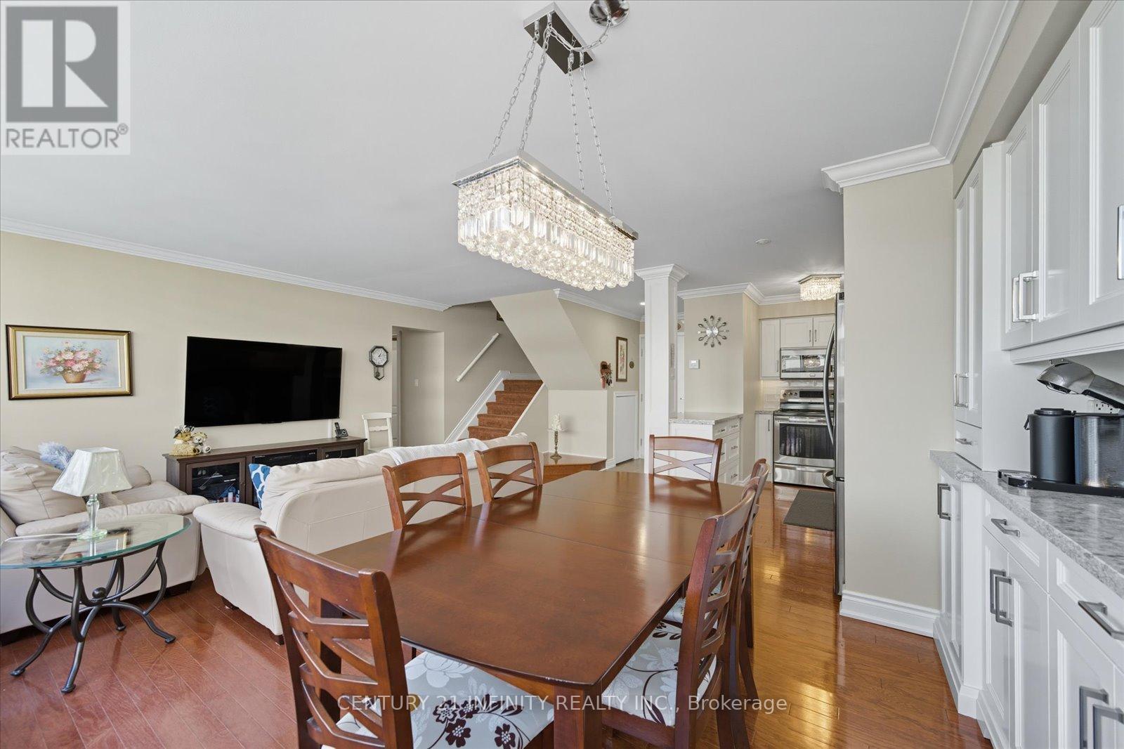 635 - 50 RICHMOND STREET E