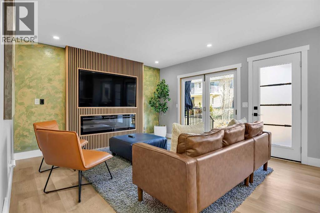 122 Hawkstone Drive NW