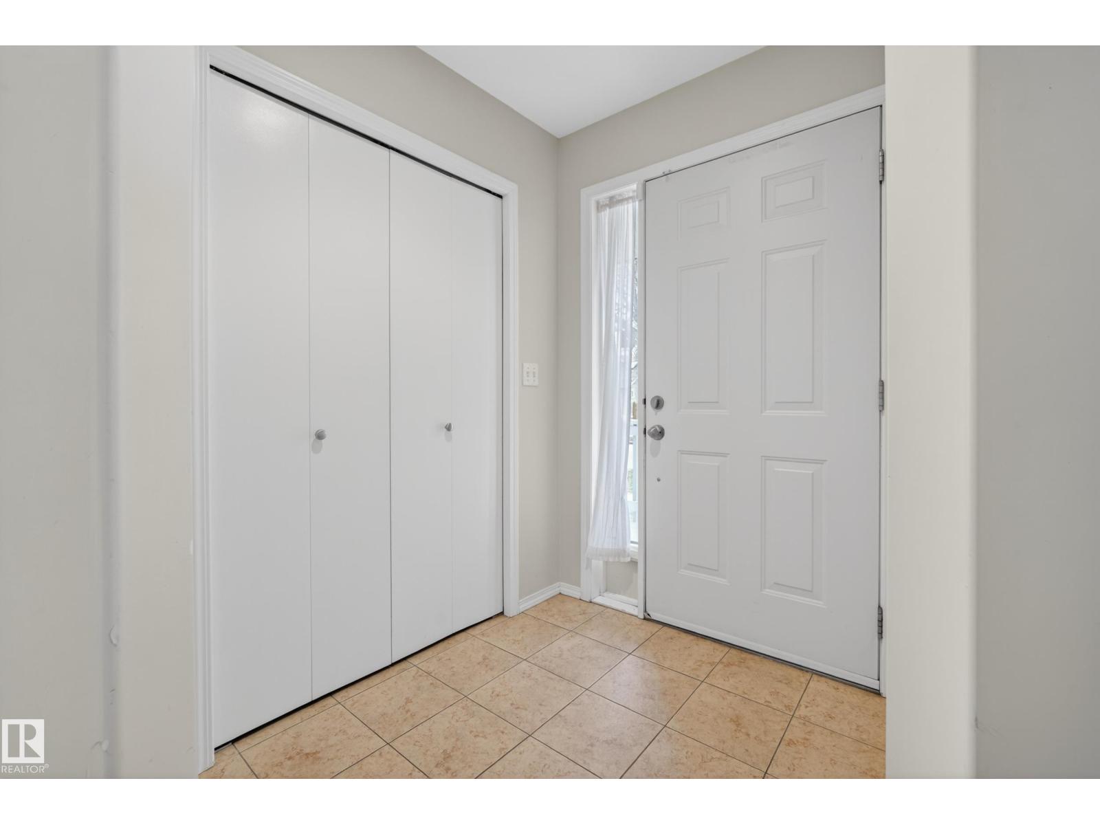 8721 88 AV NW