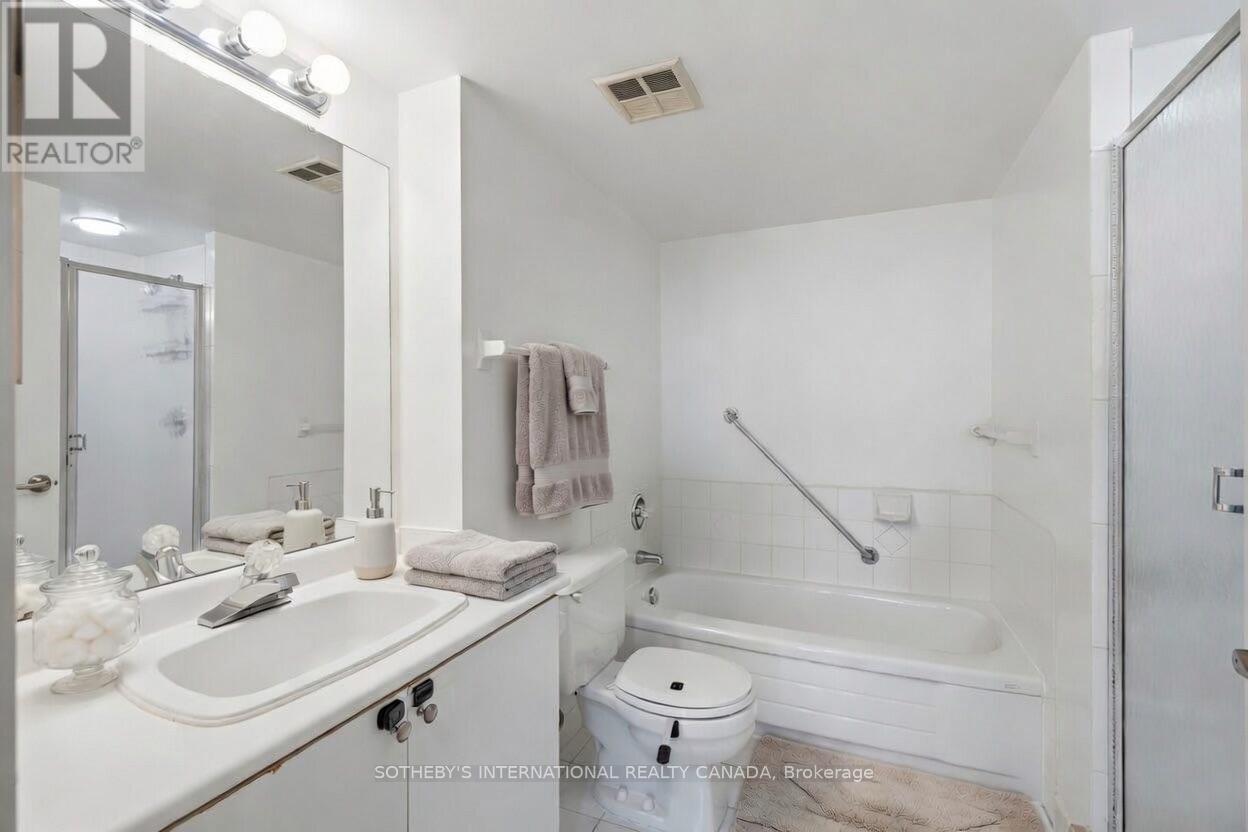 1709 - 75 KING STREET E
