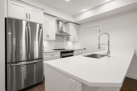 101 33568 GEORGE FERGUSON WAY Abbotsford BC V2S0M3