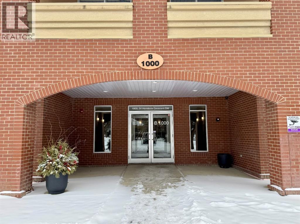 1108, 24 Hemlock Crescent SW